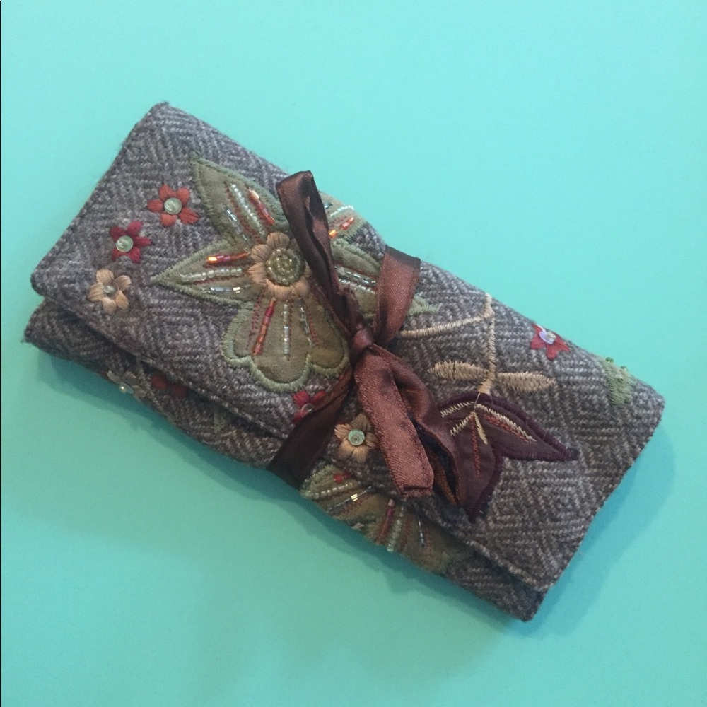 PRICE DROP! Travel roll-up jewelry case